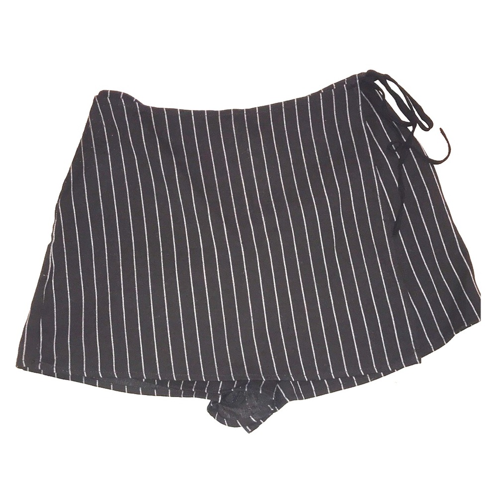 Black and white skort